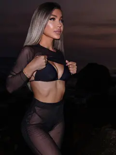 Malinka escort in Istanbul