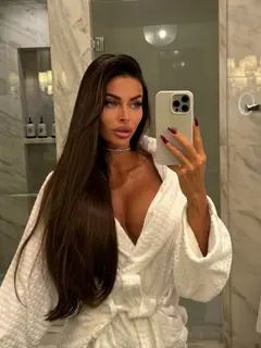 Nona escort in Istanbul